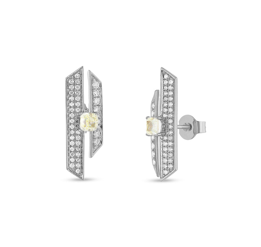 Серьги-гвоздики из белого золота с изумрудами и круглыми натуральными бриллиантами и зубцами в комплекте