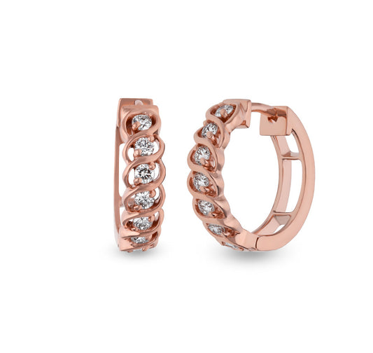 Серьги-кольца из розового золота с переплетенными бриллиантами круглой огранки и зубцами в закрепке 