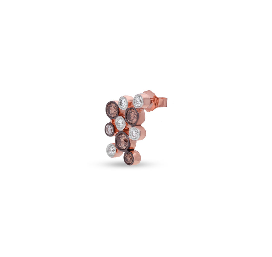 Серьги-гвоздики из розового золота с коричневыми и белыми бриллиантами в форме молекулы 