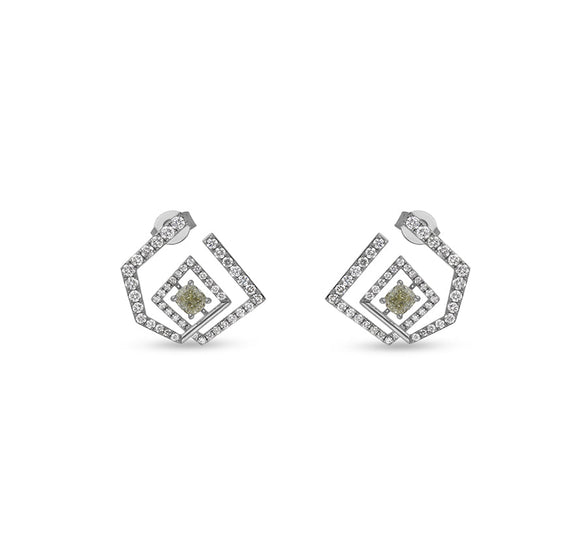 Серьги-гвоздики пятиугольной формы из белого золота с бриллиантами огранки «подушка» 