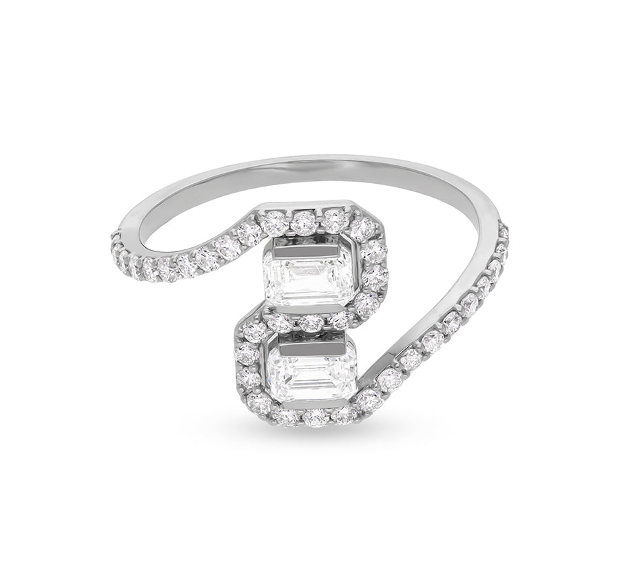 Повседневное кольцо из белого золота с перевернутой S-образной формой, изумрудом и бриллиантом круглой огранки 