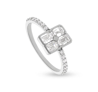 Повседневное кольцо кубовидной формы с четырьмя изумрудами и натуральными бриллиантами круглой огранки 