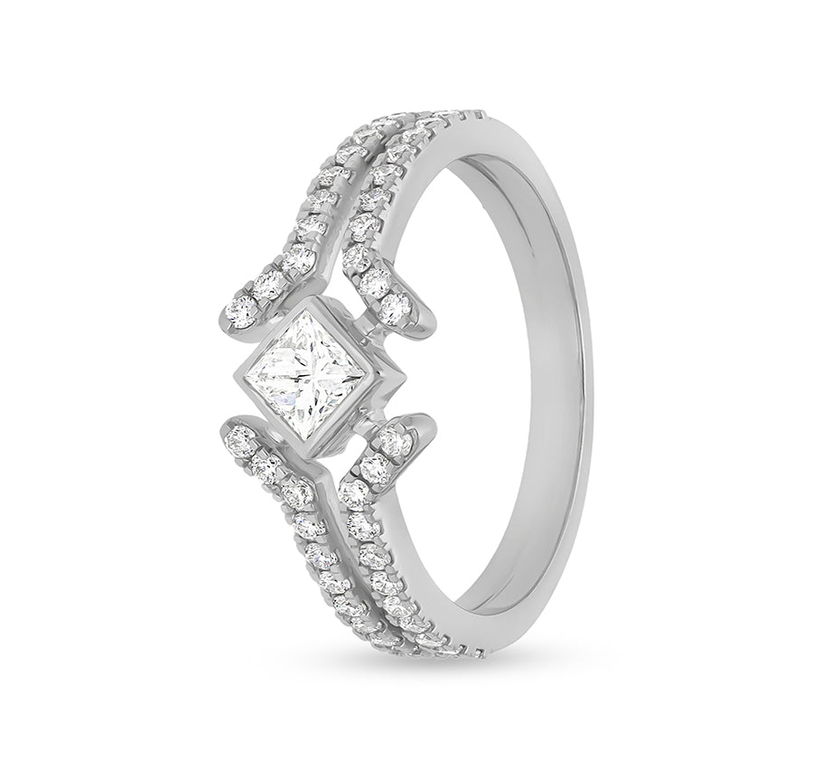 Повседневное кольцо из белого золота с натуральными бриллиантами «Принцесса» и круглой огранки 