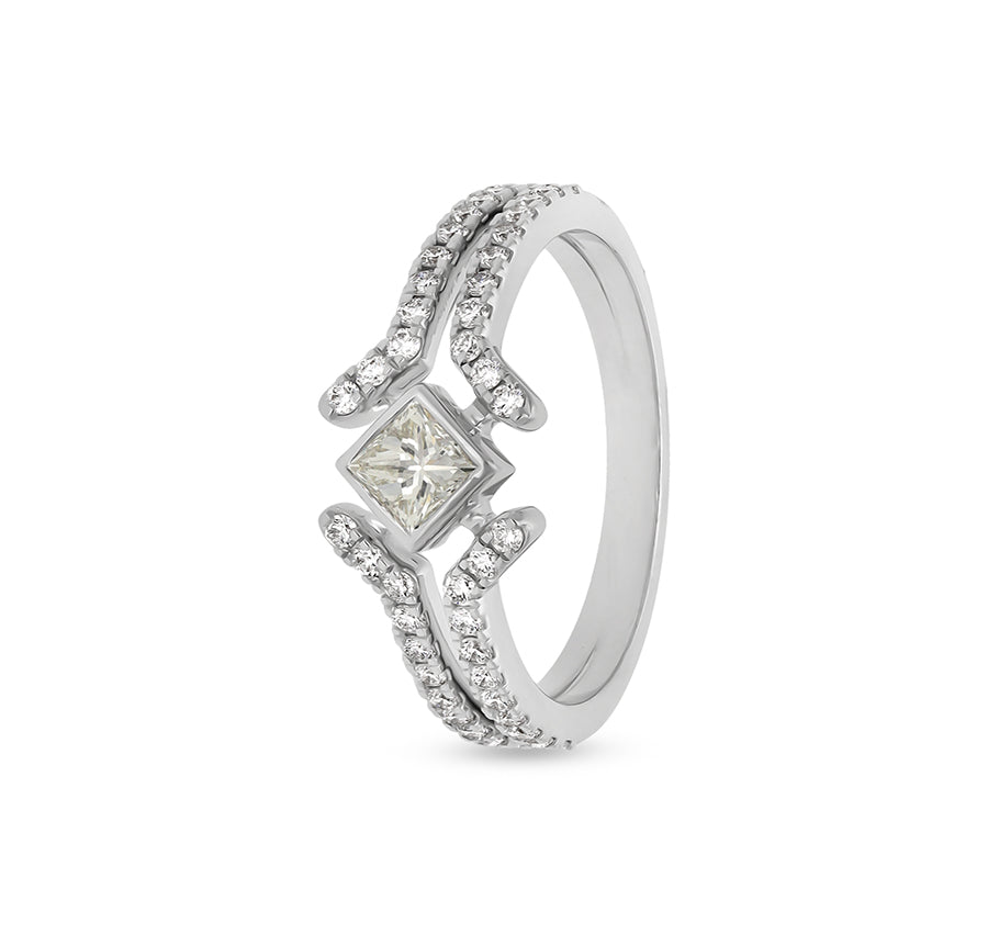 Повседневное кольцо из белого золота в форме принцессы с круглым натуральным бриллиантом 