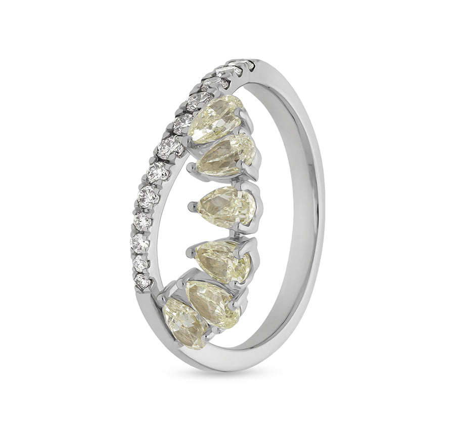 Повседневное кольцо из белого золота в форме глаза с шестью бриллиантами грушевидной огранки 